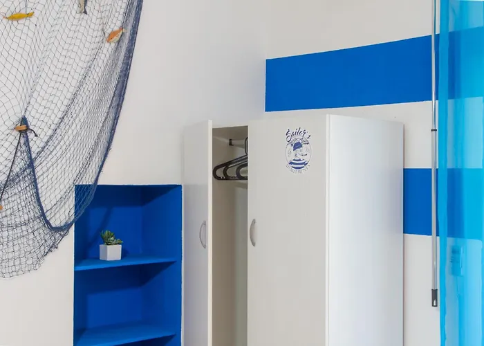 Sailor's House Captain